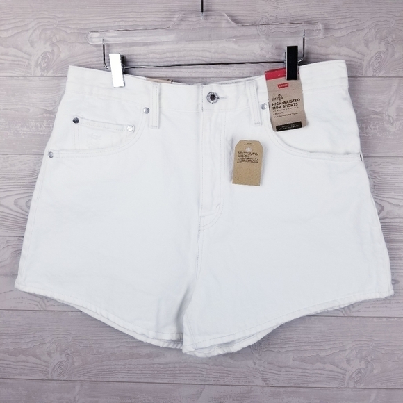Levi's SilverTab A37010003 High-Waisted Mom Shorts White NWT - Picture 2 of 11